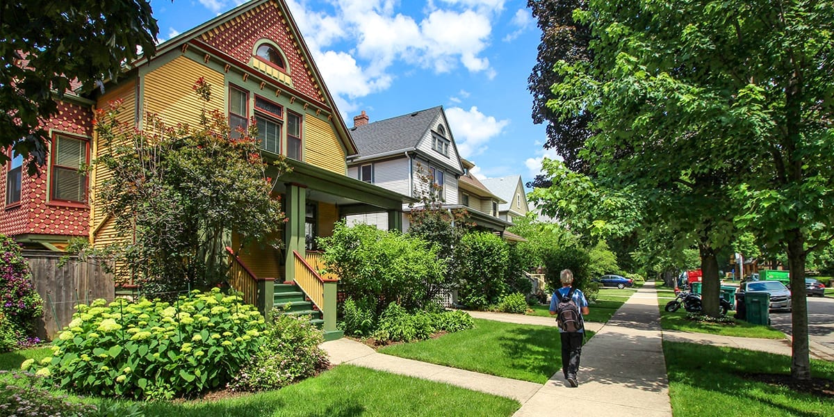 landscaping-checklist-old-quaint-chicago-suburb