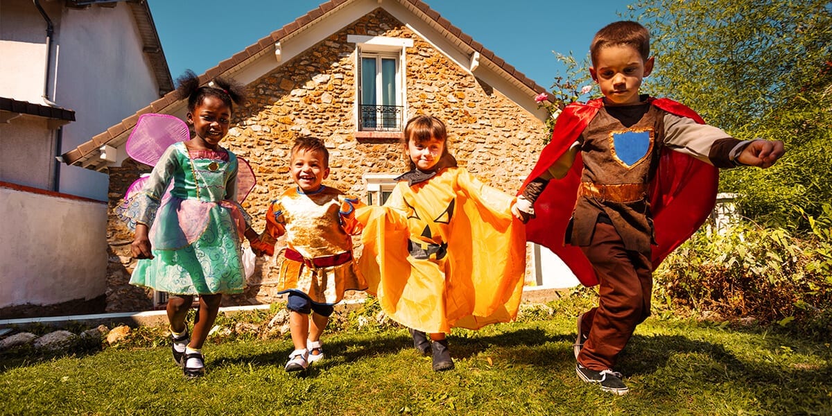 platt-hill-outdoor-activities-halloween-home-kids-in-costume-backyard