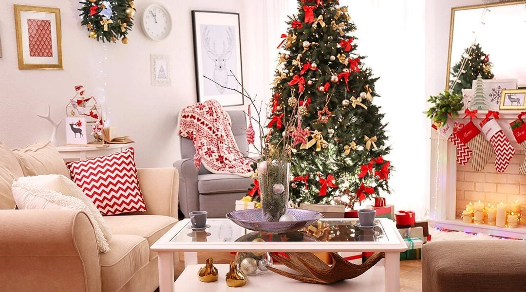 17 Holiday Decor Hotspots: Decking the halls room-by-room