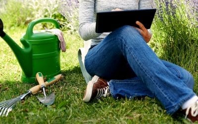 9 Garden Bloggers and Influencers To Follow in 2021