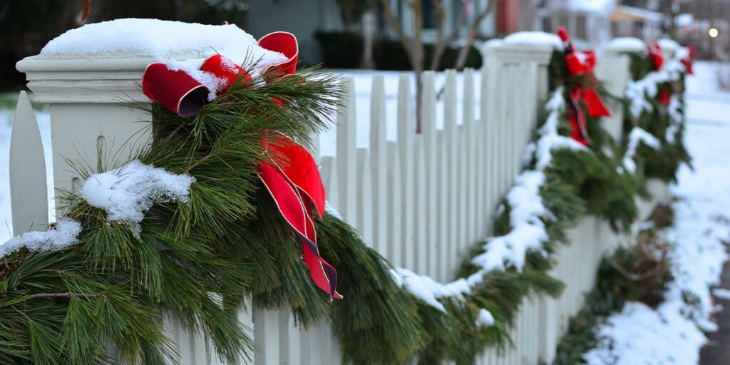 garland on outdoor fencing- Platt Hill Nursery-Chicago