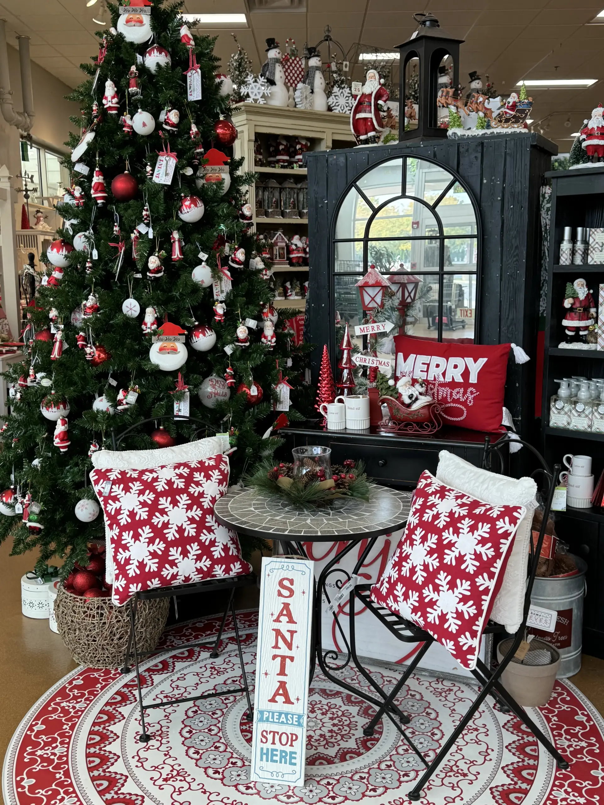 Red Traditional Christmas Theme