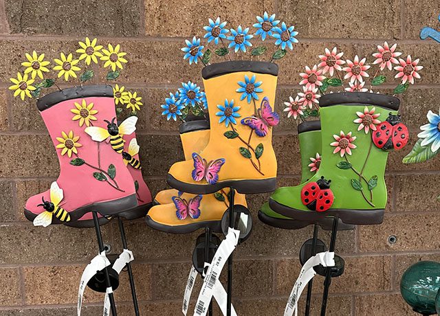 Rain boot garden stakes 640x460 whimsical garden stake